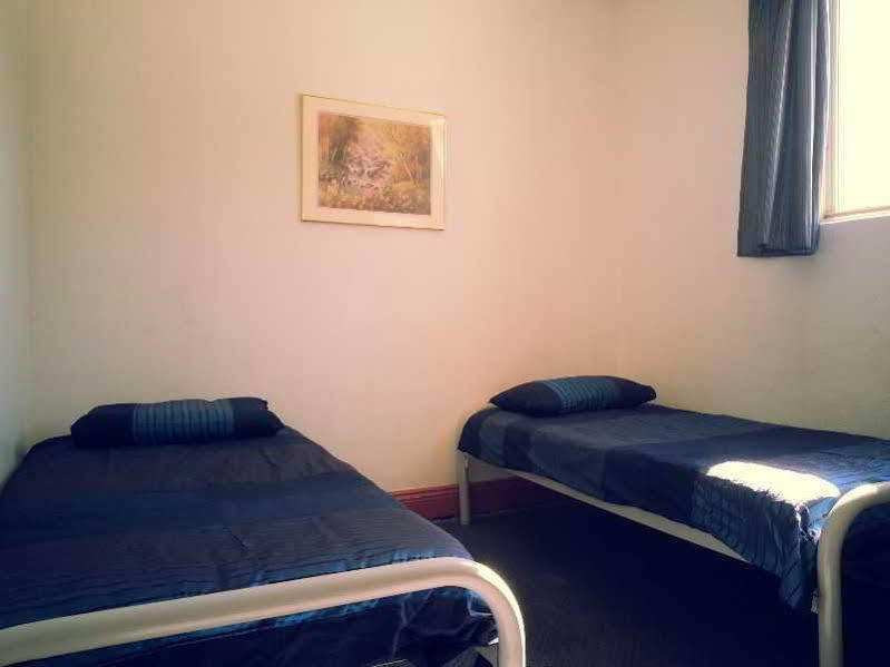 Hay Street Traveller'S Inn Перт Екстер'єр фото